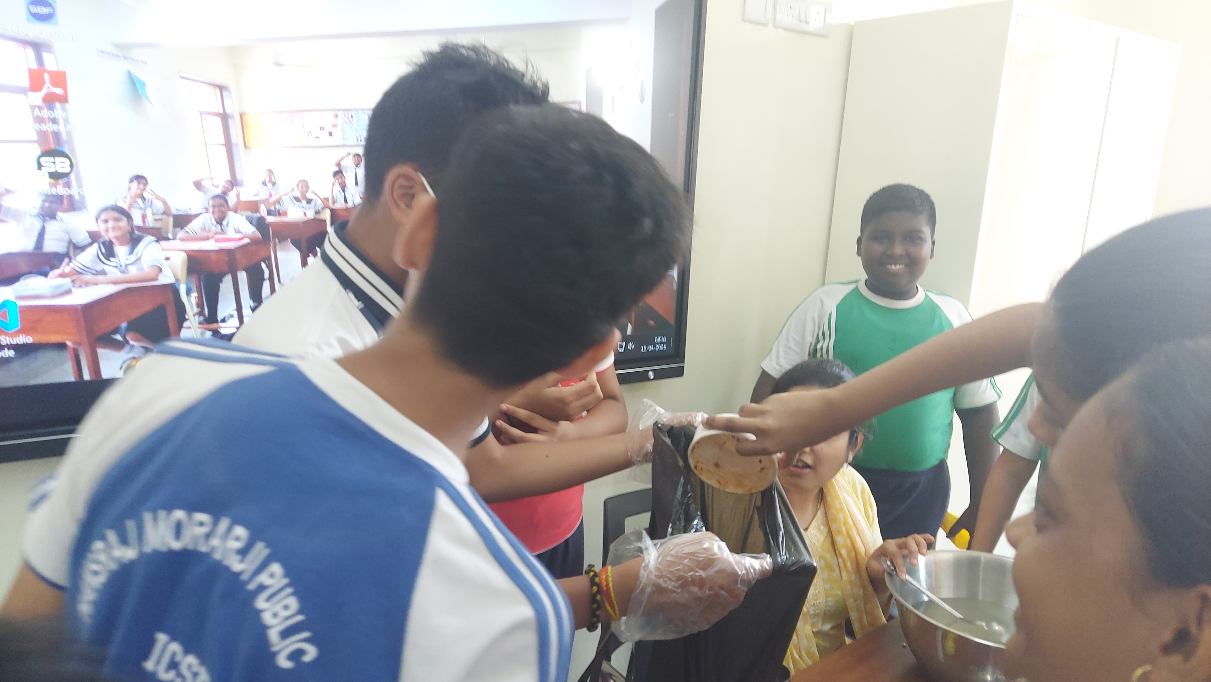 Compost-Making Activity on No Bag Day – Grade 9