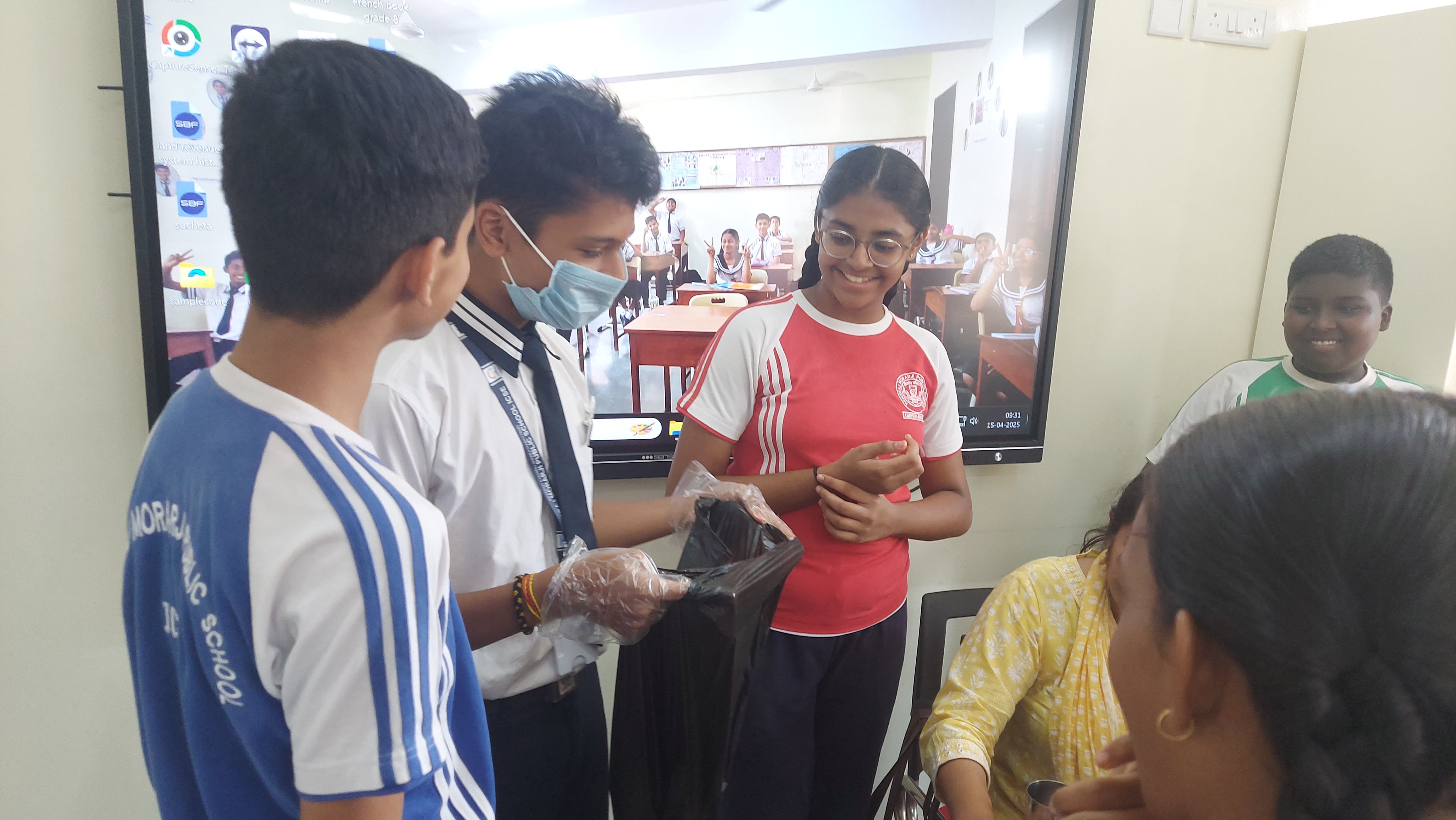 Compost-Making Activity on No Bag Day – Grade 9